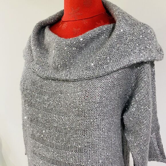 Chico's Size 1/M/8 Cowl Neck Sweater Silver Sequin Embellished Soft Gray Knit - Picture 8 of 13